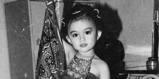 Anak Perempuan Mengemaskan Ini Jadi Penyanyi TOP, Karirnya Go Internasional, Coba Tebak?