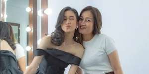 Potret Kedekatan Keisya Levronka dan Mama, Cantiknya Plek Ketiplek 