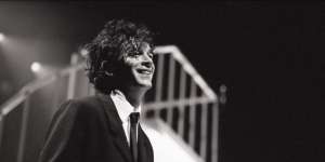 Kekayaan Fantastis Vokalis The 1975 Matty Healy yang Batal Manggung di Jakarta Usai Aksi Kontroversial di Malaysia