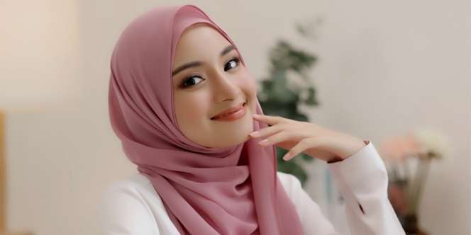 Coba Teknik Sandwich, Makeup Minim Transfer Tahan Lama 