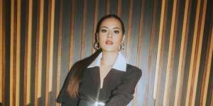 Raisa Tampil Glamor dengan Eye Makeup 60-an