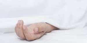 Innalillahi! Viral Video Pria Sandaran di Kursi Tukang Cukur, Mata Terpejam Dikira Tidur Pulas Ternyata Meninggal Dunia