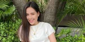 Asian Makeup Hiasi Wajah Lady Nayoan, Tampilannya Jadi Sangat Anggun 