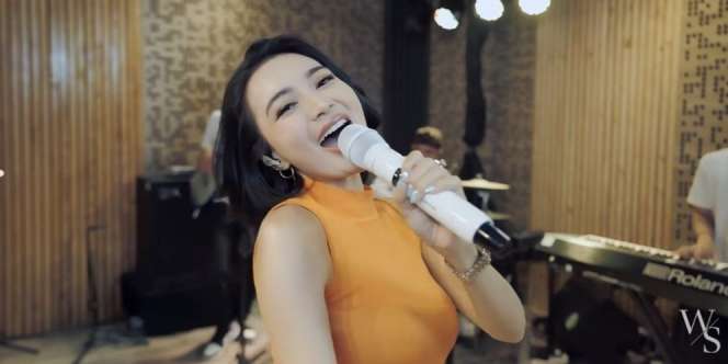 Telah Ditonton Lebih dari 25 Juta Kali, Lagu Baru Wika Salim ‘Shopee AA’ Dapat Reaksi Positif dari Netizen