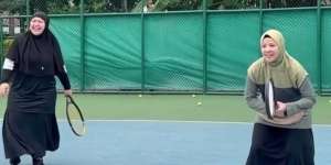 Outfit Natasha Rizky Saat Main Tenis Jadi Sorotan