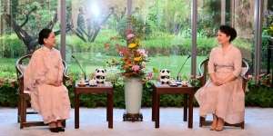 Minum Teh Bareng Istri Xi Jinping, Iriana Jokowi Tampil Anggun