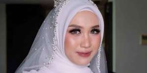 Ide Style Pengantin Syari'i Bernuansa Romantic Glam