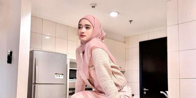 Potret Inara Rusli Bergaya ala Barbie: 'Let's Go Ngaji'