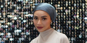 Tampilan Turban Glamor Memikat, Intip Tutorialnya