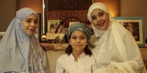 Intip Potret Ayu Azhari Bersama Anak-Anak dari Pernikahan dengan Mike Tramp, Wajahnya Blasteran Semua