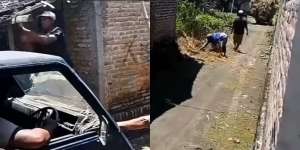 Demi Pikap Pengangkut Jerami Bisa Lewat di Jalan Sempit, Rumah Warga Dibabat