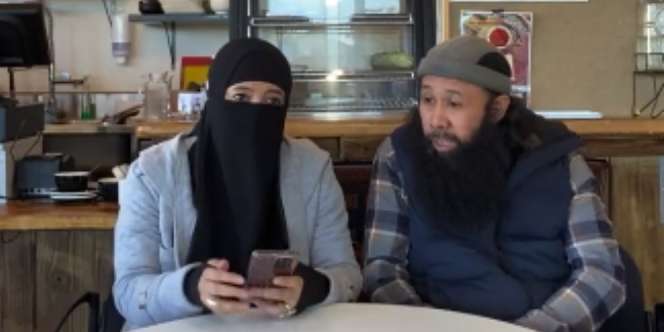 7 Potret Kabar Terbaru Peggy Melati Sukma, Bantu Suami Beternak Sapi