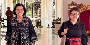Keren! Pantun Persahabatan Ciptaan Menkeu untuk Menlu Saat Rapat di Istana, Semua Larik Berakhiran Huruf A