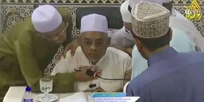 Viral Detik-detik Ustaz Ternama Meninggal Saat Isi Ceramah Tentang Kiamat