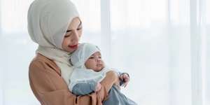 3 Hal yang Disunnahkan Saat Bayi Baru Lahir ke Dunia