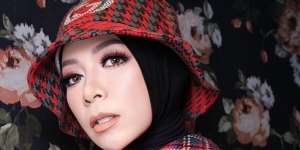 Kisah Melly Goeslaw Tetap Tabah 2 Tahun Tak Dapat Job Setelah Berhijab