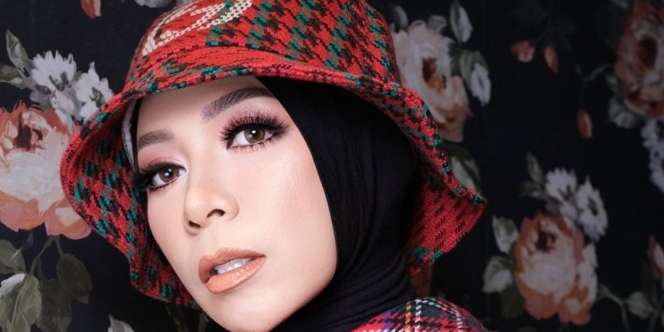 Kisah Melly Goeslaw Tetap Tabah 2 Tahun Tak Dapat Job Setelah Berhijab