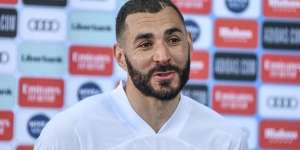 Momen Karim Benzema Takjub Lihat Kabah Saat Ibadah Umroh: Masya Allah, Alhamdulillah