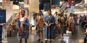 Resort Wear dari Tenun Ramah Lingkungan, Desainnya Kekinian