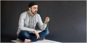 Bacaan Sholat Taubat Sebagai Sarana Memohon Dihapuskan Dosa-Dosa Selama Hidup