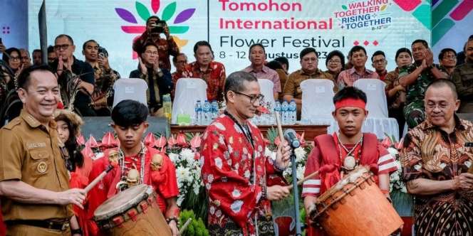 Punya Ciri Khas Unik, Menparekraf Dorong Festival Bunga Tomohon 2023 Go Internasional 