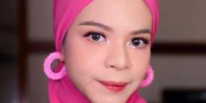 Padu Padan Stylish Turban dan Korean Makeup Look