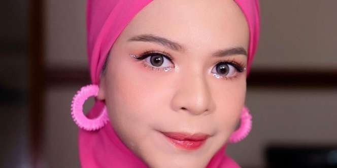 Padu Padan Stylish Turban dan Korean Makeup Look