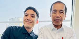 Desta Pamer Foto Bareng Jokowi, Habib Jafar: `Akhlak Anda Selalu Loss`