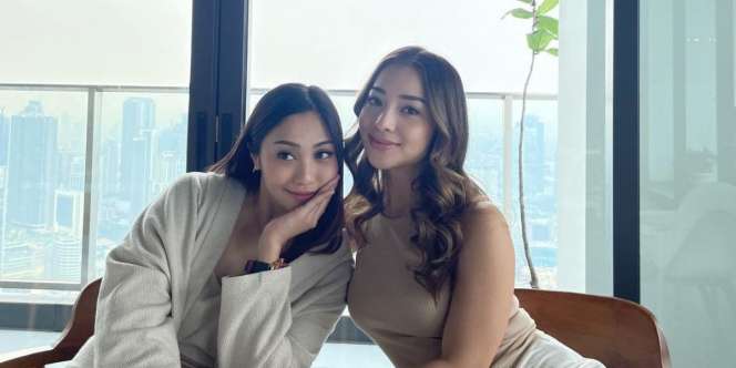 6 Potret Keseruan Nikita Willy dan Adiknya Belanja ke Pasar Tradisional Sampai Masak Bareng