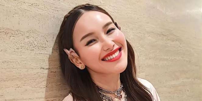 Ikut Gerak Jalan Santai Bareng Warga, Penampilan Ayu Ting Ting Dipuji bak ABG