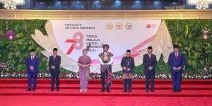 Mengenal Ruit Besai, Motif Sakral Baju Adat Dayak yang Dipakai Puan Maharani