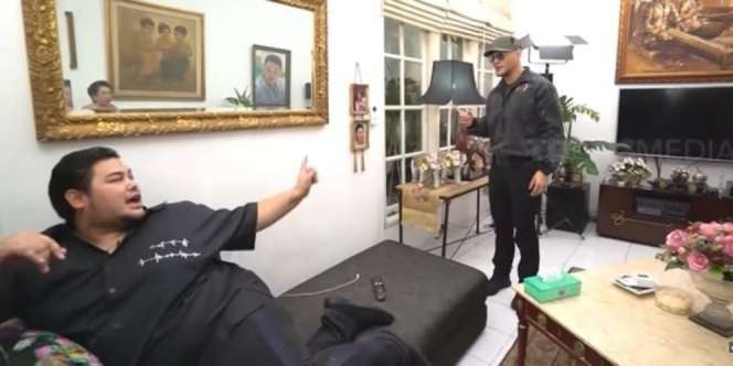 Potret Rumah Masa Kecil Ivan Gunawan, Mewah Banget pada Zamannya
