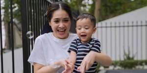 Seru Banget, Rayyanza Potong Rambut Dikawal 6 Orang