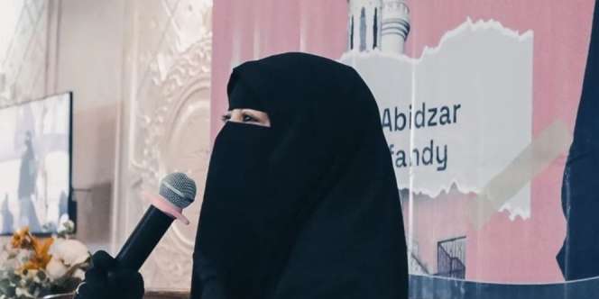 Potret Rumah Mewah Umi Pipik yang Jarang Tersorot, Lokasi Kolam Renangnya Beda dari yang Lain