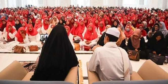 Potret Ummi Pipik Ajak Bilal Ataya Dakwah Bareng, Ganteng Banget Mirip Uje   