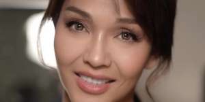 Dirias dengan Makeup Flawless, Bunda Corla Dipuji Mirip Angelina Jolie