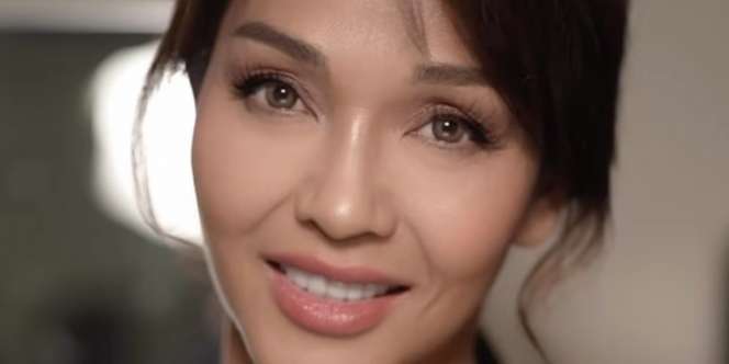 Dirias dengan Makeup Flawless, Bunda Corla Dipuji Mirip Angelina Jolie