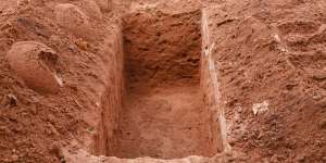 Warga Panik Dengar Teriakan dari dalam Kuburan, Saat Dicek Ada yang Bergerak Ingin Keluar