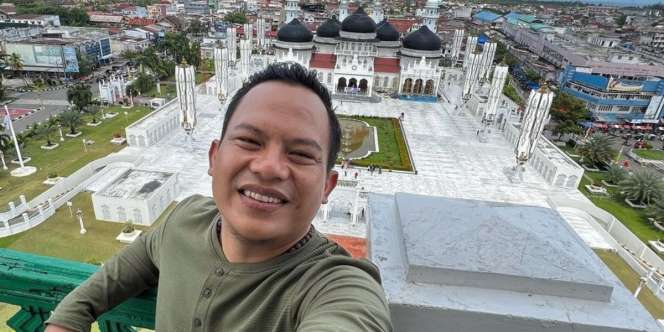 Viral Pertanyaan Faank Wali Band Buat Habib Umar bin Hafidz Tersenyum: 'Banyak Artis Merasa Bak Malaikat usai Umroh'