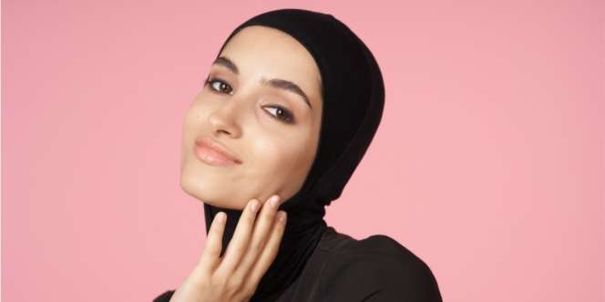 Makeup Mata Ala Model dengan Gaya Clean Brow