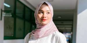 Soft Makeup Sabrina Sosiawan, Diberi Sentuhan Cute Agyeosal 