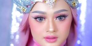 Pink Makeup Bernuansa Dreamy, Wajah Jadi Mirip Tokoh Animasi