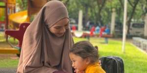 Curhatan Pilu Zaskia Mecca Lihat Anak Sesak karena Polusi Buruk