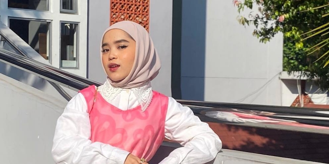 Dress Pink Detail Playful, Cocok untuk Si Penyuka Style Girly