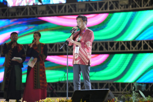Pj Sekda Firman Pagarra Resmikan Logo Makassar Fashion Week