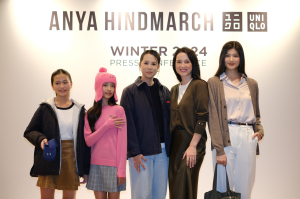Kolaborasi Perdana UNIQLO x ANYA HINDMARCH Hadir di Indonesia: Julie Estelle Bikin Tampilan Playful Jadi Edgy