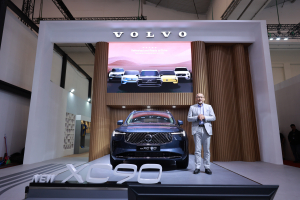 Volvo Hadirkan Mobil Listrik Canggih & Harga Baru di GIIAS 2025, Gandeng Marc Klok Jadi Wajah Brand