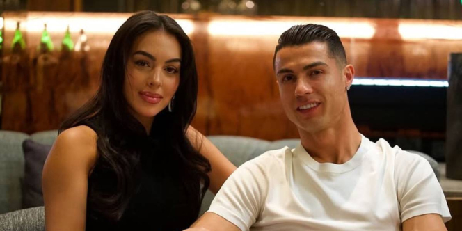 Cristiano Ronaldo Akhirnya Lamar Sang Kekasih, Intip Detail Cincin Tunangannya yang Berhias Berlian Jumbo