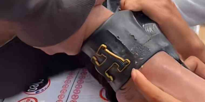 Cerita Kocak dari Demo Pati, Ada Sandal `Hermes` Nyangkut di Kaki Pendemo