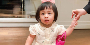 Lily Mulai Pakai Tas Branded Mama Gigi, Kali Ini Lady Dior Rp71 Juta